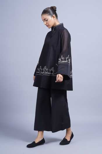 Taika By Poonam Bhagat_Black Chanderi Keyhole Neck Swan Embroidered Top _Online_at_Aza_Fashions