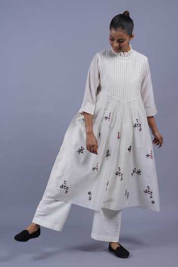 Taika By Poonam Bhagat_Ivory Chanderi High Neck, Yes Garden Pintuck Embroidered Kurta And Pant Set _at_Aza_Fashions
