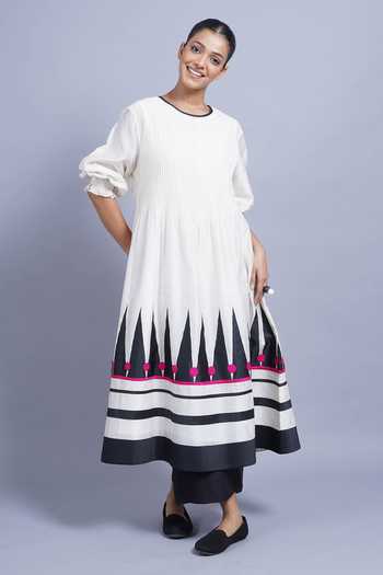Taika By Poonam Bhagat_Ivory Chanderi Round Neck Pyramid Embroidered Anarkali And Pant Set _Online_at_Aza_Fashions