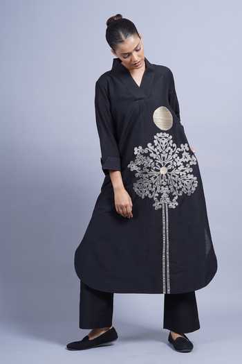 Shop_Taika By Poonam Bhagat_Black Chanderi V-neck, Yes Filigree Embroidered Kurta And Pant Set _Online_at_Aza_Fashions