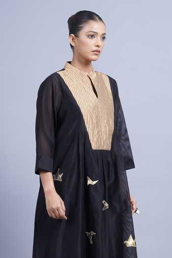 Taika By Poonam Bhagat_Black Chanderi Mandarin Collar, Yes Cranes Embroidered Kurta With Pant _at_Aza_Fashions