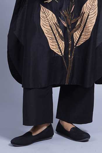 Buy_Taika By Poonam Bhagat_Black Chanderi Mandarin Collar Twilight Embroidered Kurta And Pant Set _Online_at_Aza_Fashions
