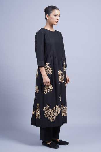 Buy_Taika By Poonam Bhagat_Black Chanderi Round Neck Blossom Embroidered Kurta And Pant Set _Online_at_Aza_Fashions