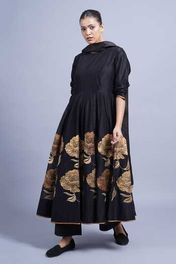 Taika By Poonam Bhagat_Black Chanderi Shawl Neck Grapes Placement Embroidered Kurta And Pant Set _Online_at_Aza_Fashions