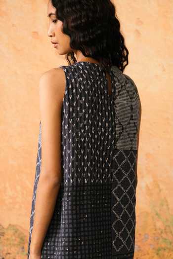 Buy Arcvsh By Pallavi Singh Blue Linen Round Neck, Yes Amaya Printed Tunic And Pant Set Online at Aza Fashions Buy_Arcvsh By Pallavi Singh_Blue Linen Round Neck, Yes Amaya Printed Tunic And Pant Set _Online_at_Aza_Fashions