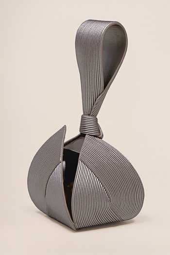 Buy_Ampm_Silver Sarina Curve Pattern Bag 