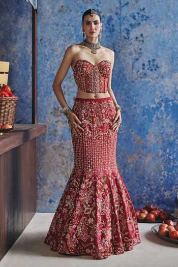 Shop Show Shaa Red Chanderi, Net Sweetheart Neck Surkh Fish Cut Lehenga Set Online at Aza Fashions Shop_Show Shaa_Red Chanderi, Net Sweetheart Neck Surkh Fish Cut Lehenga Set _Online_at_Aza_Fashions
