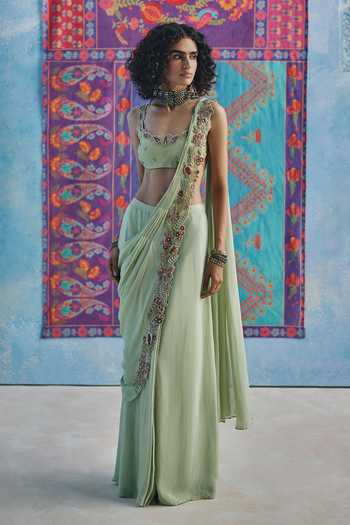 Buy_Show Shaa_Green Organza, Chanderi, Chinon Sweetheart Neck Saaz Pre-draped Saree And Cape Set _Online_at_Aza_Fashions