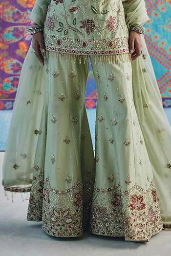 Show Shaa_Green Organza, Chanderi Sweetheart Neck, Yes Meher Embroidered Kurta Gharara Set _Online_at_Aza_Fashions