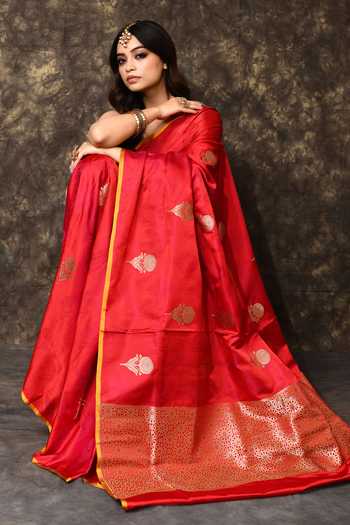 Shop_Vishwa By Pinki Sinha_Red Silk Tear Drop Woven Saree With Running Blouse _Online_at_Aza_Fashions