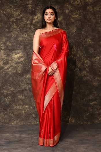 Vishwa By Pinki Sinha_Red Silk Border Woven Saree With Running Blouse _Online_at_Aza_Fashions