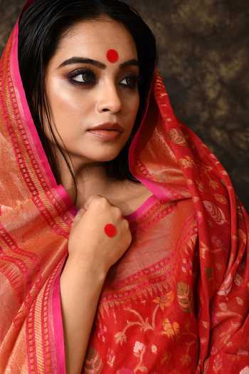 Vishwa By Pinki Sinha_Red Muslin Handwoven Saree With Running Blouse _at_Aza_Fashions