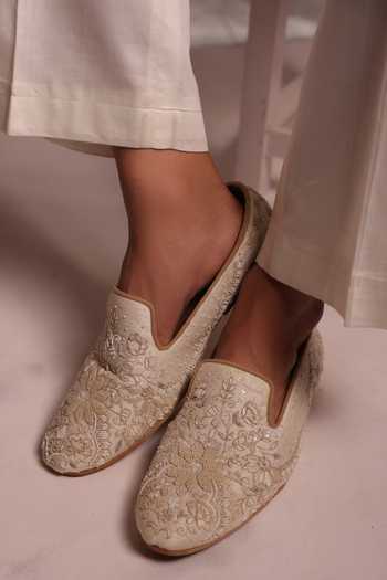 Paarsh_Ivory Floral Thread Embroidered Loafers _Online_at_Aza_Fashions