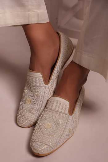 Paarsh The Pearl Citadel Embroidered Juttis 