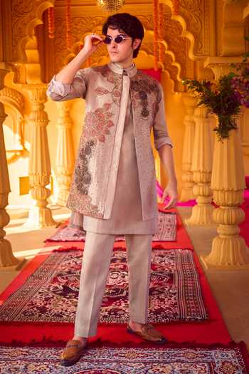 Qbik Floral Pattern Bundi & Kurta Set 