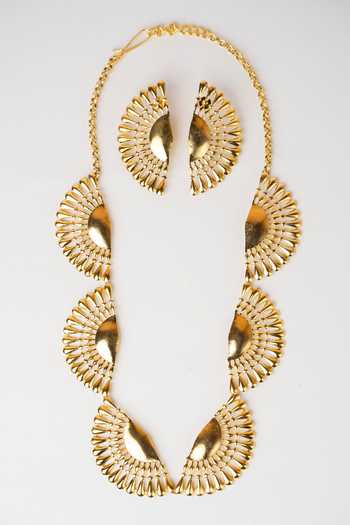 Anki Bunki Aditi Pakha Fan Shaped Motif Necklace Set 
