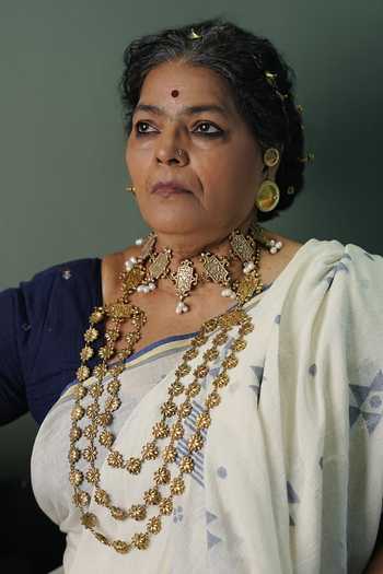 Anki Bunki Aditi Pakha Fan Shaped Motif Necklace Set 