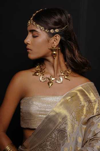 Anki Bunki Aditi Dancing Lady Abstract Figure Shaped Necklace Set 