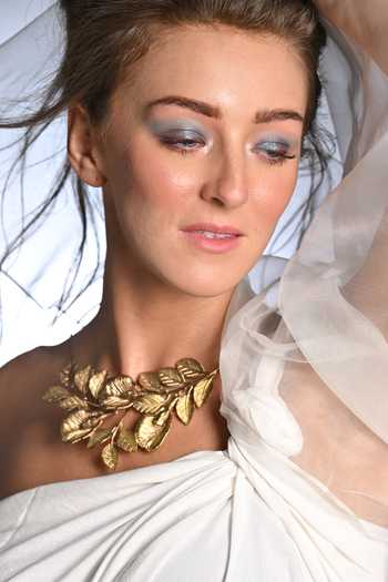 Anki Bunki Aditi Aparajita Floral Leaf Carved Choker 