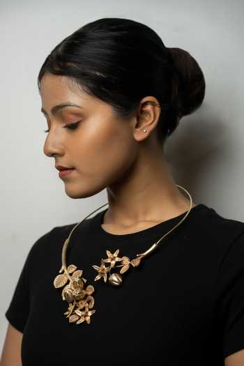 Anki Bunki Aditi Akanda Floral Hasli Necklace 
