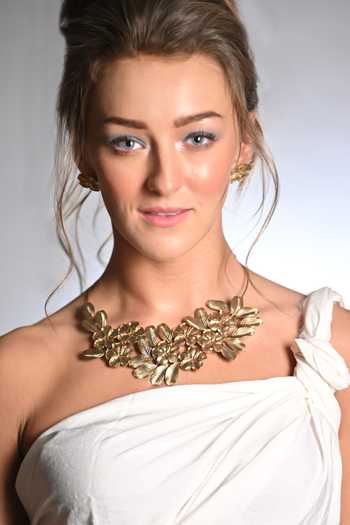 Anki Bunki Aditi Nayantara Floral Bib Necklace 