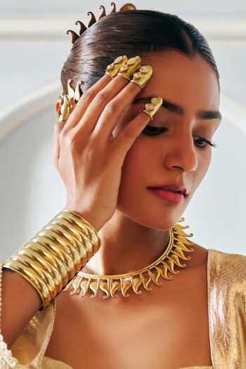 Buy_Anki Bunki Aditi_Gold Plated Aamba Sunburst Collar Choker _Online_at_Aza_Fashions