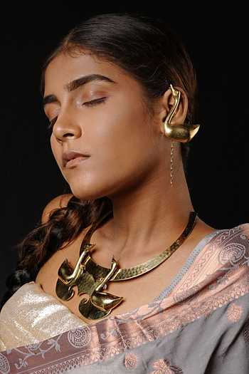 Anki Bunki Aditi Gold Plated Batoki Crescent Moon And Duck Choker Online at Aza Fashions Anki Bunki Aditi_Gold Plated Batoki Crescent Moon And Duck Choker _Online_at_Aza_Fashions