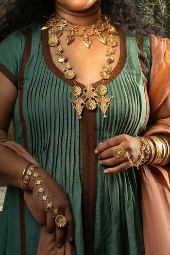 Buy Anki Bunki Aditi Gold Plated Madera Cluster Carved Detailed Necklace at Aza Fashions Buy_Anki Bunki Aditi_Gold Plated Madera Cluster Carved Detailed Necklace _at_Aza_Fashions