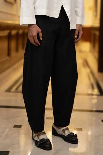 Buy Dash And Dot Black Viscose, Polyester Relaxed Fit Barrel Pant Online at Aza Fashions Buy_Dash And Dot_Black Viscose, Polyester Relaxed Fit Barrel Pant _Online_at_Aza_Fashions