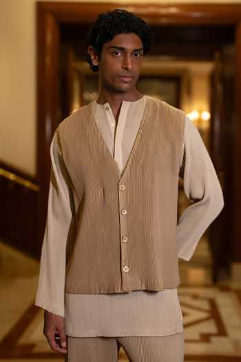 Dash And Dot Pleated Textured Jacket 