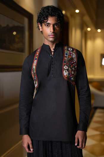 Dash And Dot Harness Embroidered Shirt Kurta 