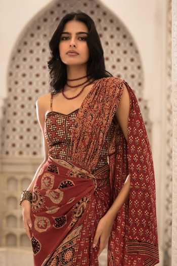 Dash And Dot Multi Color Viscose Sweetheart Neck Ajrakh Print Pre-draped Saree With Corset at Aza Fashions Dash And Dot_Multi Color Viscose Sweetheart Neck Ajrakh Print Pre-draped Saree With Corset _at_Aza_Fashions