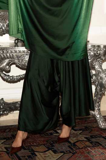 Dash And Dot Emerald Green Polyester Boat Flowy Ombre Boxy Tunic And Draped Culotte Pant Set Online at Aza Fashions Dash And Dot_Emerald Green Polyester Boat Flowy Ombre Boxy Tunic And Draped Culotte Pant Set _Online_at_Aza_Fashions