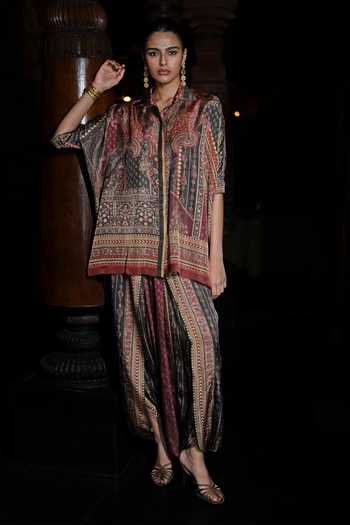 Dash And Dot_Multi Color Viscose Collared Neck Boxy Printed Shirt _Online_at_Aza_Fashions