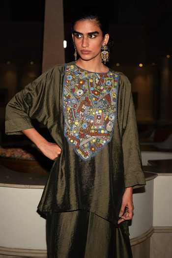 Dash And Dot Embroidered Bib Short Tunic