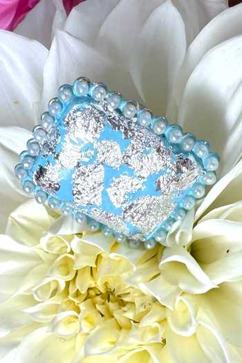 Ornamaas Hand Painted Centre Ring 