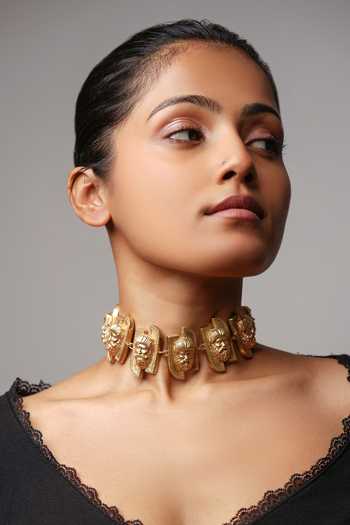 Anki Bunki Aditi Roman Man Faces Choker 