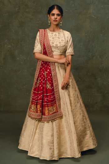 17:17 By Simmi Saboo Embroidered Blouse Lehenga Set