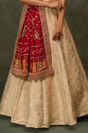 17:17 By Simmi Saboo Ivory Organza Round Neck Embroidered Blouse Lehenga Set Online at Aza Fashions 17:17 By Simmi Saboo_Ivory Organza Round Neck Embroidered Blouse Lehenga Set _Online_at_Aza_Fashions