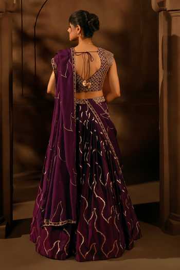 17:17 By Simmi Saboo Abstract Pattern Lehenga Set