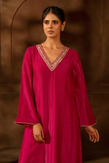 17:17 By Simmi Saboo Neckline Embroidered Kurta & Pant Set