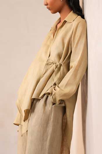 Urvashi Kaur Green Linen Collared Neck Top at Aza Fashions Urvashi Kaur_Green Linen Collared Neck Top _at_Aza_Fashions