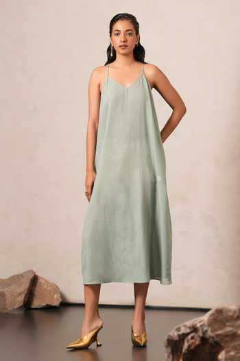 Urvashi Kaur Blue Cotton V-neck Handwoven Jamdani Dress Online at Aza Fashions Urvashi Kaur_Blue Cotton V-neck Handwoven Jamdani Dress _Online_at_Aza_Fashions