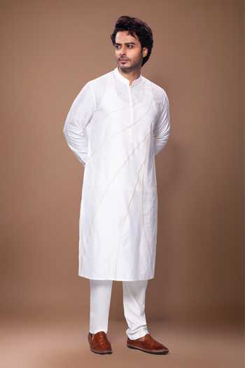 Priyanka Haralalka Line Embroidered Kurta Set 