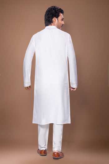 Priyanka Haralalka Line Embroidered Kurta Set 