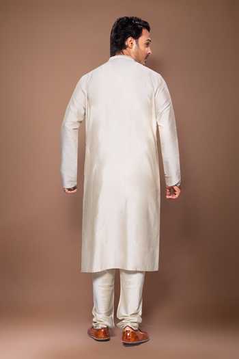 Priyanka Haralalka Applique Work Kurta Set 
