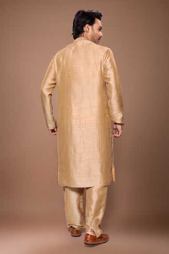Priyanka Haralalka Yoke Embroidered Kurta Set 