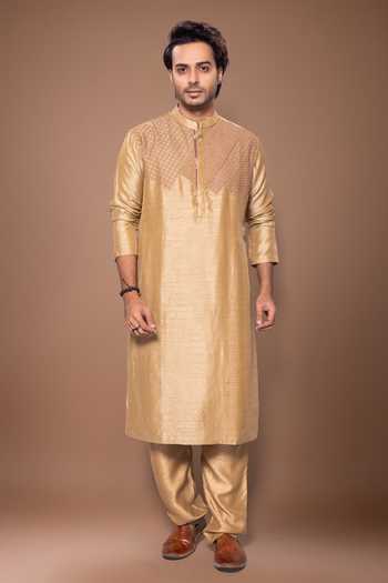 Priyanka Haralalka Yoke Embroidered Kurta Set 