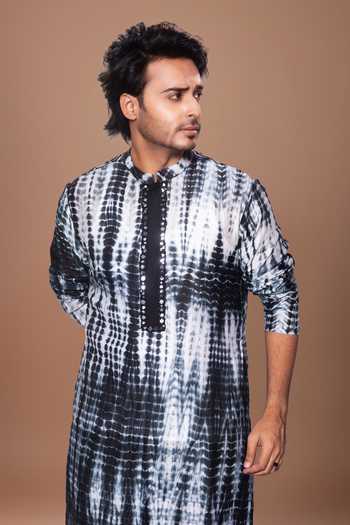 Buy_Priyanka Haralalka_Black Chanderi Mirror Hand Embroidered Kurta Set _Online_at_Aza_Fashions
