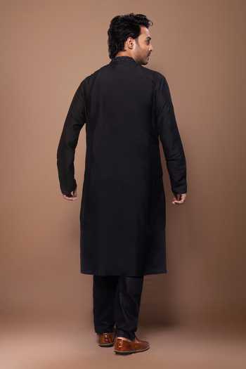 Priyanka Haralalka Bird Embroidered Kurta Set 